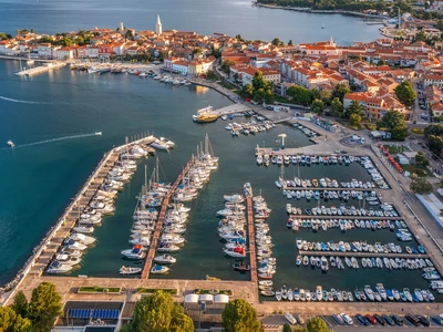 ©e_polischuk.stock.adobe.com