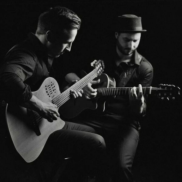 Abendklänge im Spreewald: Live Konzert der Tulenz-Brüder auf dem Kahn
